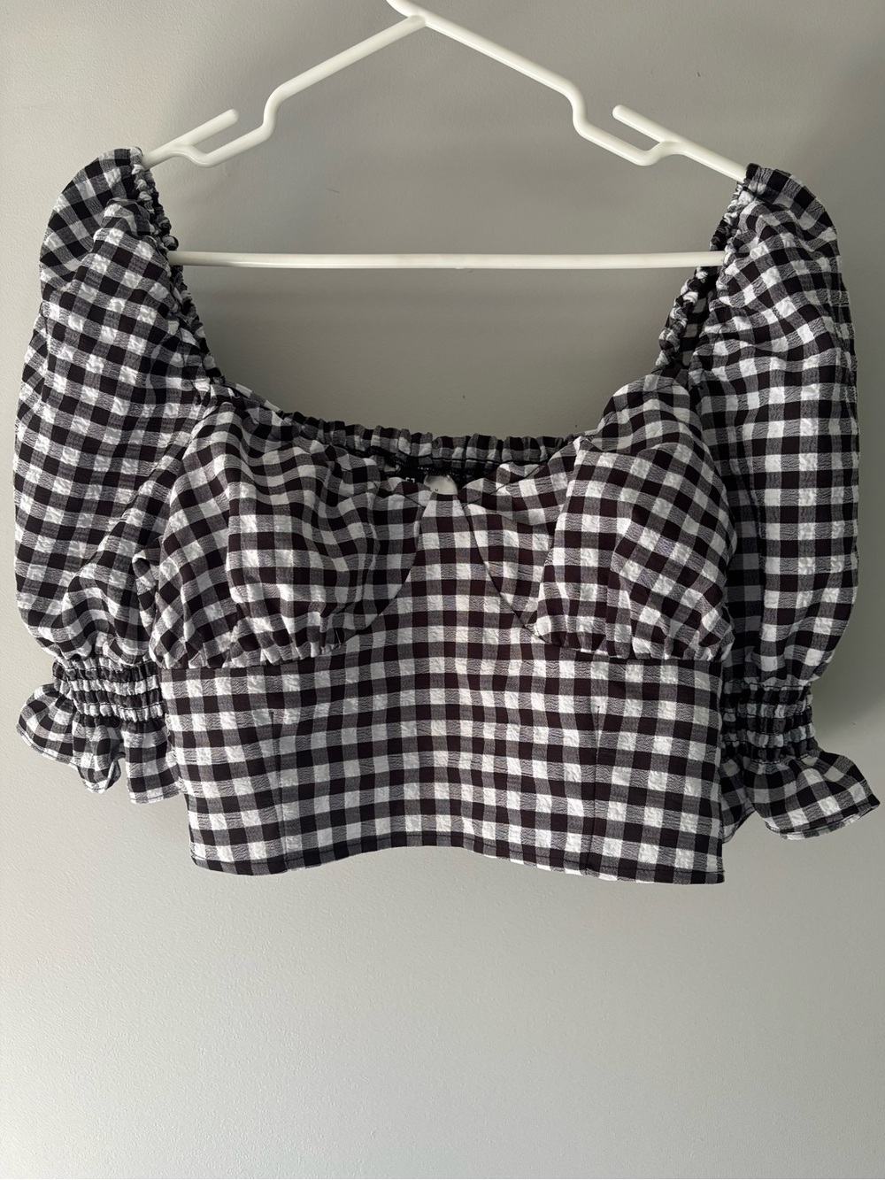 H&M Black & White Gingham Puff-Sleeve Crop Top